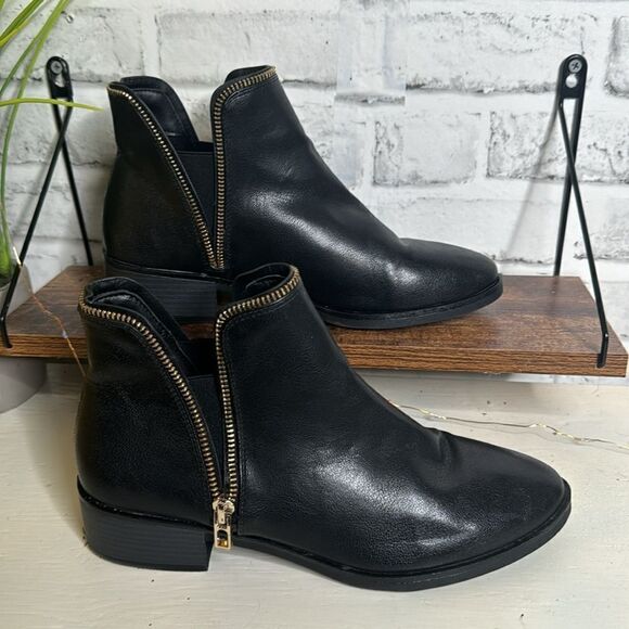 Call It Spring Black Ankle Boots Shoes Vegan Leather Zip Up Size 8 - Picture 2 of 8
